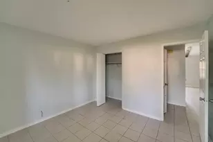 1409 Tinnerella Ave, Streamwood, IL 60107 - Photo 10