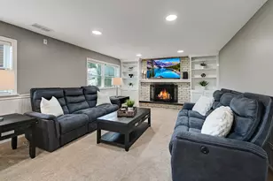 8211 Sawyer Ct, Darien, IL 60561 - Photo 8