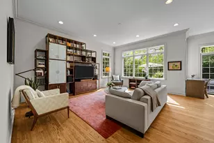 911 Queens Ln, Glenview, IL 60025 - Photo 6