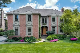 911 Queens Ln, Glenview, IL 60025 - Photo 1