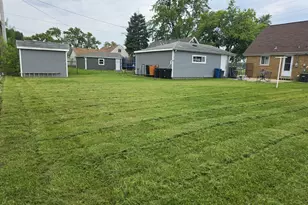 8225 New Castle Ave, Burbank, IL 60459 - Photo 6