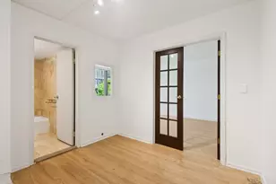 253 E Delaware Pl, Chicago, IL 60611 - Photo 6