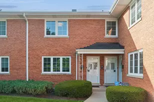 1332 Greenwillow Ln, Glenview, IL 60025 - Photo 2