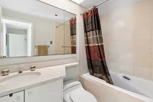 100 E Huron St, Chicago, IL 60611 - Photo 24