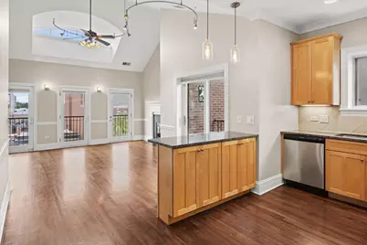 930 W Dakin Street #4, Chicago, IL 60613 - Photo 8