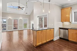 930 W Dakin St, Chicago, IL 60613 - Photo 8