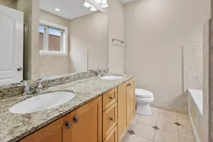 930 W Dakin St, Chicago, IL 60613 - Photo 14