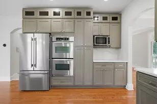 301 Spruce St, Glenview, IL 60025 - Photo 10