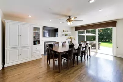 1919 Sunnyside Circle, Northbrook, IL 60062 - Photo 6