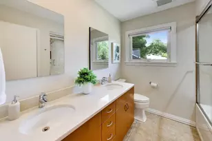 1919 Sunnyside Cir, Northbrook, IL 60062 - Photo 22