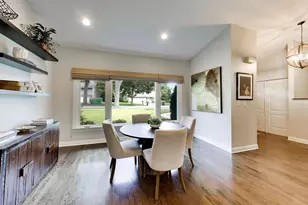 1919 Sunnyside Cir, Northbrook, IL 60062 - Photo 4
