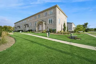 183 N East River Rd, Des Plaines, IL 60016 - Photo 2