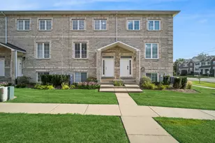 183 N East River Rd, Des Plaines, IL 60016 - Photo 1