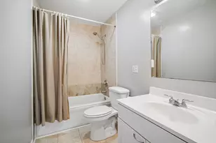 183 N East River Rd, Des Plaines, IL 60016 - Photo 16