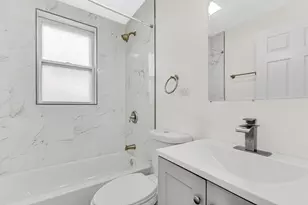 8010 S Phillips Ave, Chicago, IL 60617 - Photo 8