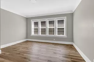 8010 S Phillips Ave, Chicago, IL 60617 - Photo 12