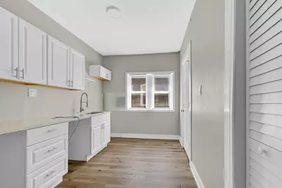 8010 S Phillips Avenue, Chicago, IL 60617 - Photo 14