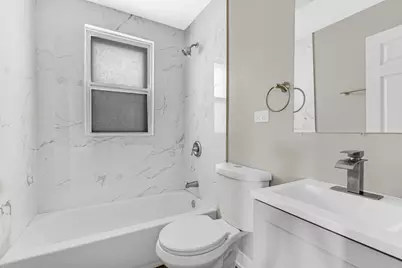 8010 S Phillips Avenue, Chicago, IL 60617 - Photo 16