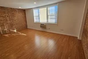 2250 N Lincoln Ave, Chicago, IL 60614 - Photo 2