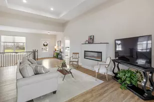 633 Houtz Cir, Elburn, IL 60119 - Photo 10