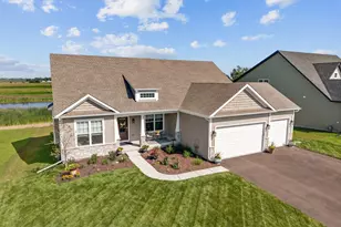 633 Houtz Cir, Elburn, IL 60119 - Photo 2