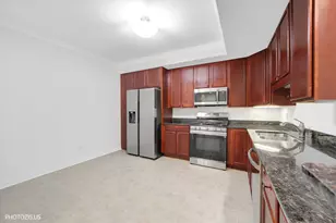 425 Benjamin Dr, Vernon Hills, IL 60061 - Photo 8