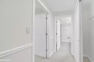425 Benjamin Dr, Vernon Hills, IL 60061 - Photo 12