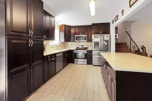 777 Dover Ct, Crystal Lake, IL 60014 - Photo 4