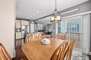 1244 Falcon Ridge Dr, Elgin, IL 60124 - Photo 8