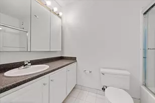10 E Ontario St, Chicago, IL 60611 - Photo 24