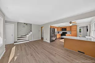 220 Hickory Nut Grove Ln, Cary, IL 60013 - Photo 18