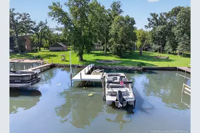 220 Hickory Nut Grove Lane, Cary, IL 60013 - Photo 14
