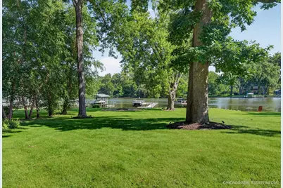 220 Hickory Nut Grove Lane, Cary, IL 60013 - Photo 8