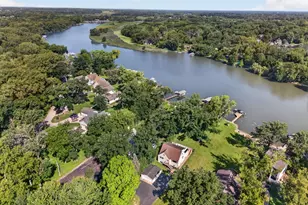 220 Hickory Nut Grove Ln, Cary, IL 60013 - Photo 2