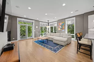 2301 W Wolfram St, Chicago, IL 60618 - Photo 4