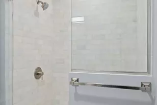 2301 W Wolfram St, Chicago, IL 60618 - Photo 20