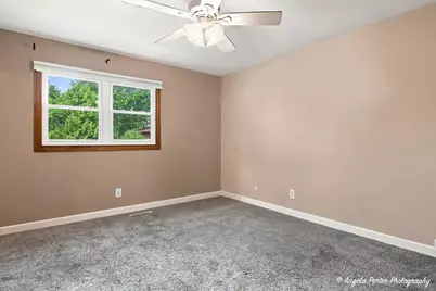 5112 W Greenbrier Drive, McHenry, IL 60050 - Photo 14
