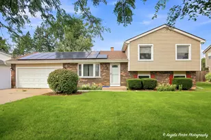 5112 W Greenbrier Dr, McHenry, IL 60050 - Photo 1