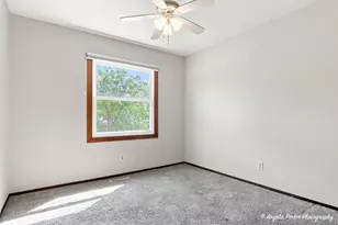 5112 W Greenbrier Dr, McHenry, IL 60050 - Photo 18