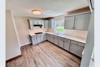 39330 N Emmaus Avenue, Beach Park, IL 60087 - Photo 2