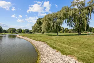642 Burgundy Ct, Elk Grove Village, IL 60007 - Photo 34