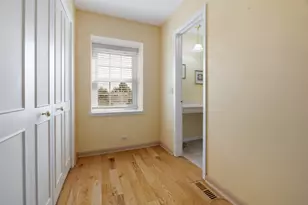642 Burgundy Ct, Elk Grove Village, IL 60007 - Photo 16