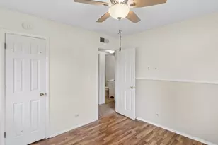 154 Stonehurst Dr, Elgin, IL 60120 - Photo 16