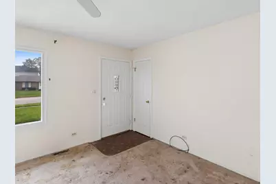 154 Stonehurst Drive, Elgin, IL 60120 - Photo 4
