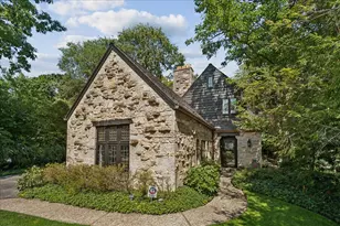 315 N Deere Park Dr, Highland Park, IL 60035 - Photo 2