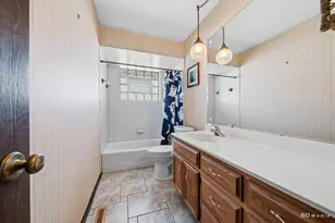 8326 S 78th Ave, Bridgeview, IL 60455 - Photo 10