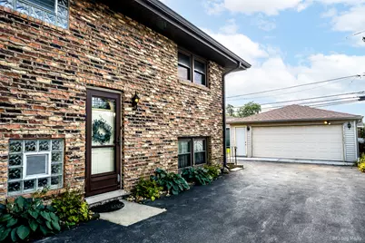 8326 S 78th Avenue, Bridgeview, IL 60455 - Photo 16