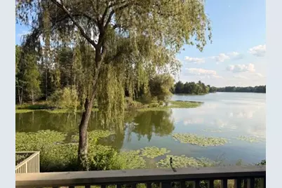 327 Indian Point, Lake Barrington, IL 60010 - Photo 4