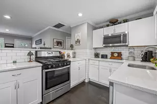 88 S Seebert St, Cary, IL 60013 - Photo 8