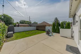 9717 S Springfield Ave, Evergreen Park, IL 60805 - Photo 14